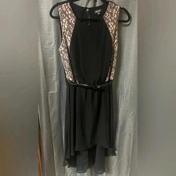 Lily Rose Women’s Large Black High Low Dress with Lace Sides​ - Picture 1 of 7